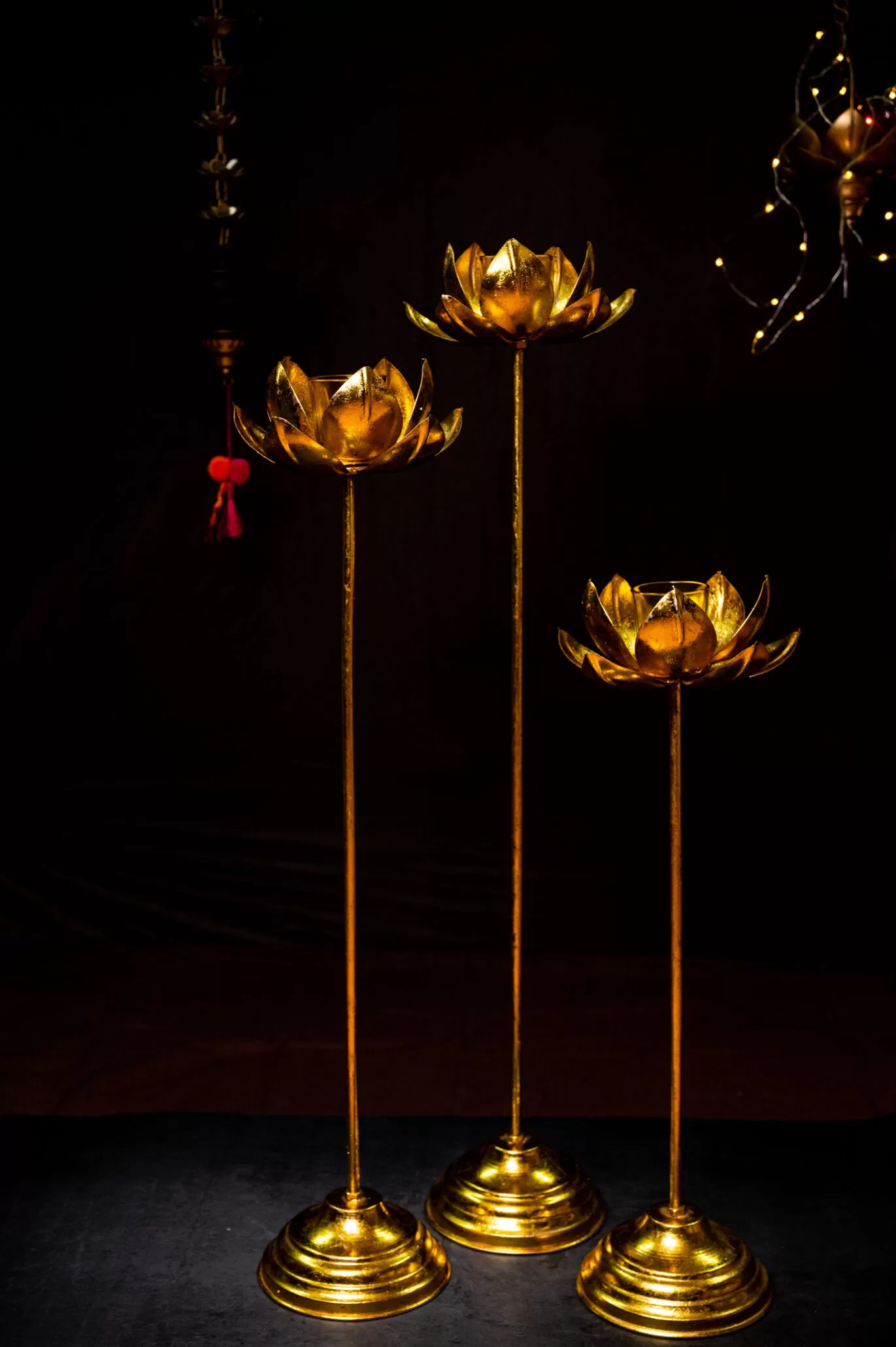 Pedistal Lotus Candle Holder Set of 3 pcs